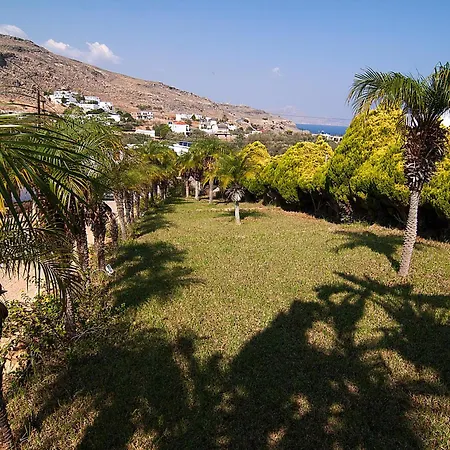 Lambis & Apartmanhotel Líndosz