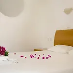 Lambis & Lägenhetshotell 3*