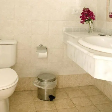 Lambis & Hotel de apartamente 3*