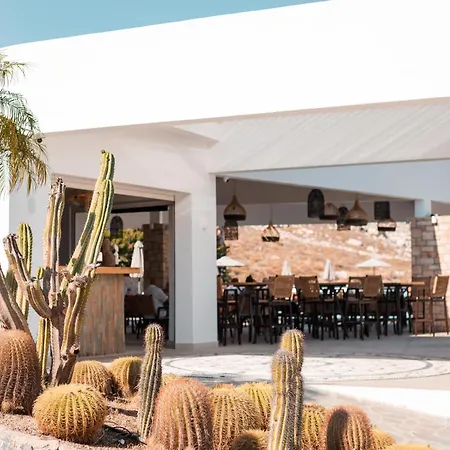 Lambis & Hotel de apartamente 3*