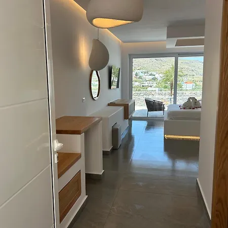 شقة فندقية Lambis & 3*