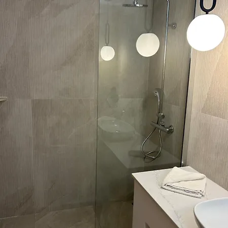 شقة فندقية Lambis & 3*