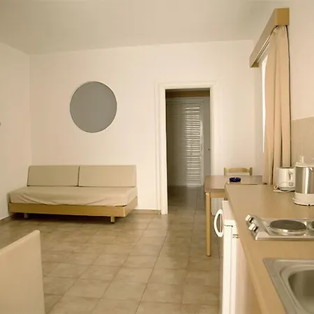 Lambis & Aparthotel