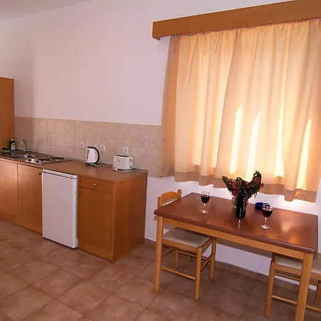Lambis & Aparthotel