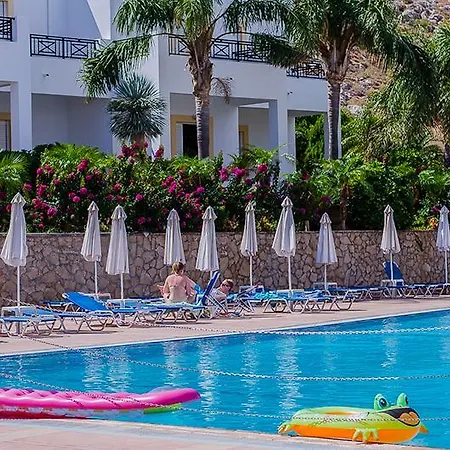 Aparthotel Lambis & 3*