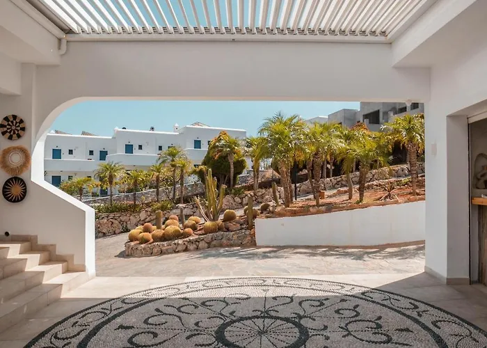 Hotel apartamentowy Lambis & 3*