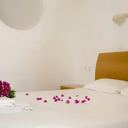 Lambis & Aparthotel 3*