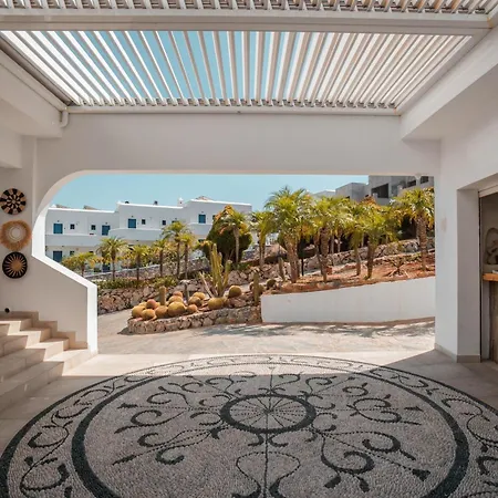 Hotel apartamentowy Lambis & 3*