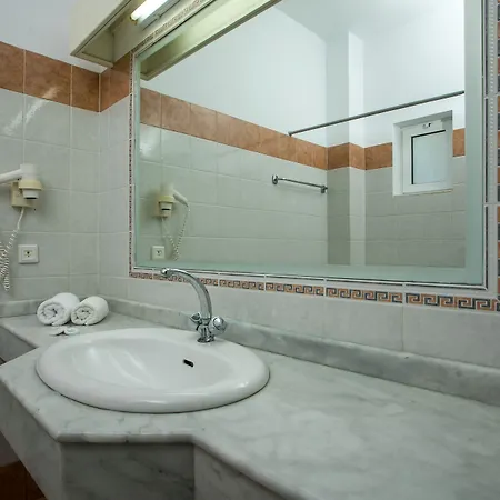 Hotel apartamentowy Lambis & 3*